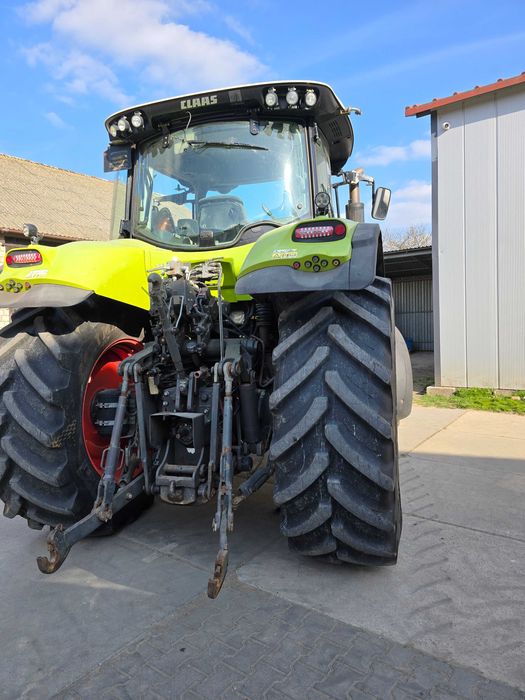 Claas  Axion 830