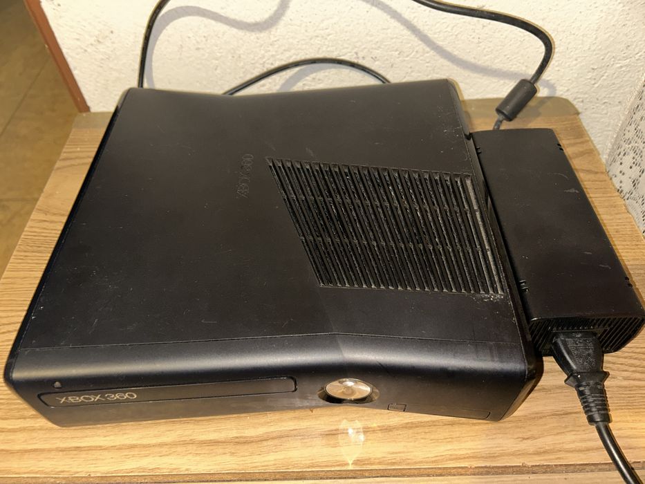 Xbox 360 para Peças/Arranjo & Controlador Funcionando