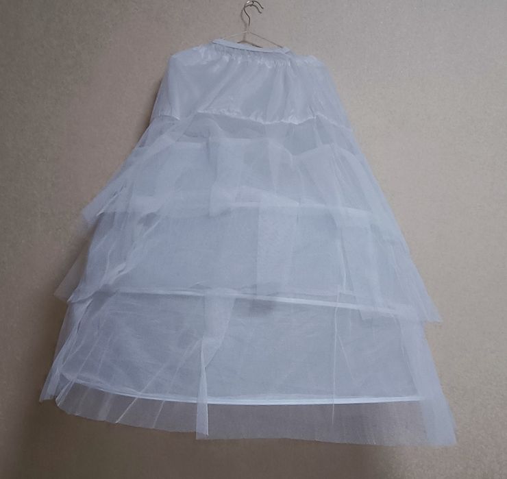 Весільна сукня..