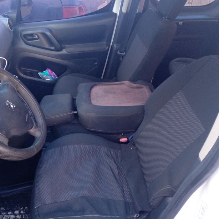 Пежо партнер 2008 р.в.