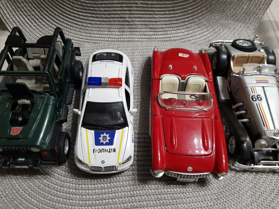 Дитячі металічні машинки