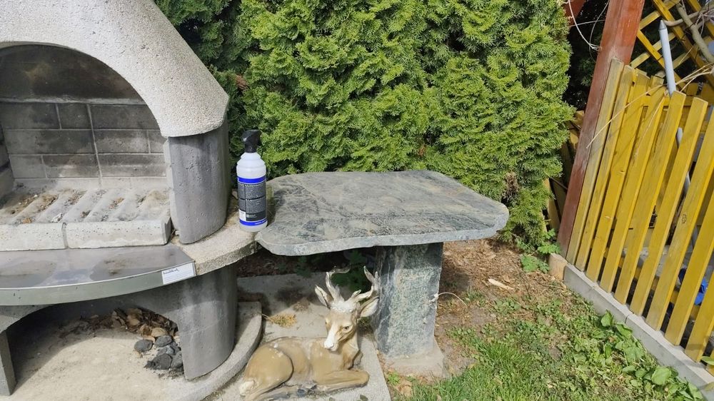 Grill  betonowy z kamiennym stolikiem