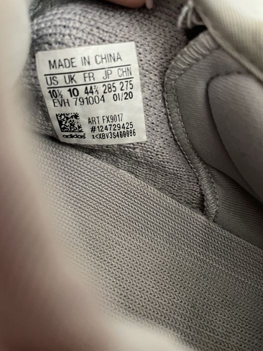 Чоловічі кросівки Adidas Yeezy Boost 350.