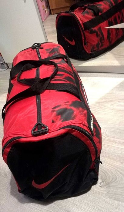 Duża Torba Sportowa NIKE Czerwona poj. 60l