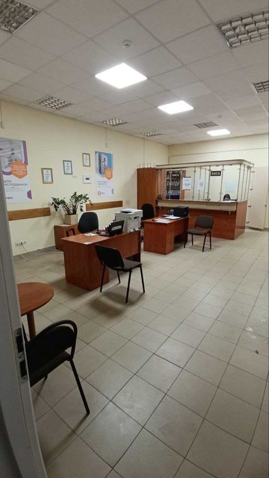 Вбудоване приміщення, площею 72,30 кв.м. м. Радивилів
