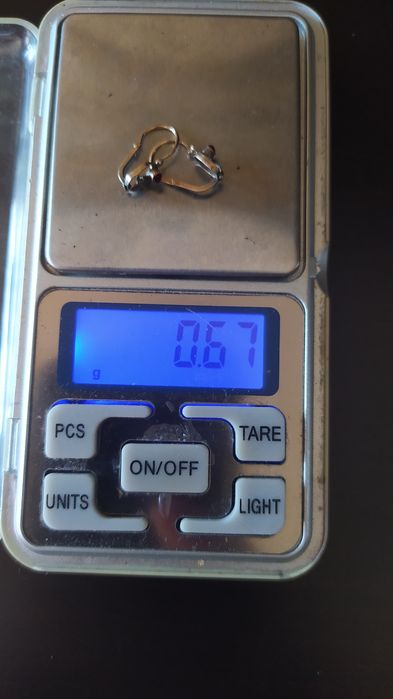 Brincos de ouro sem contraste