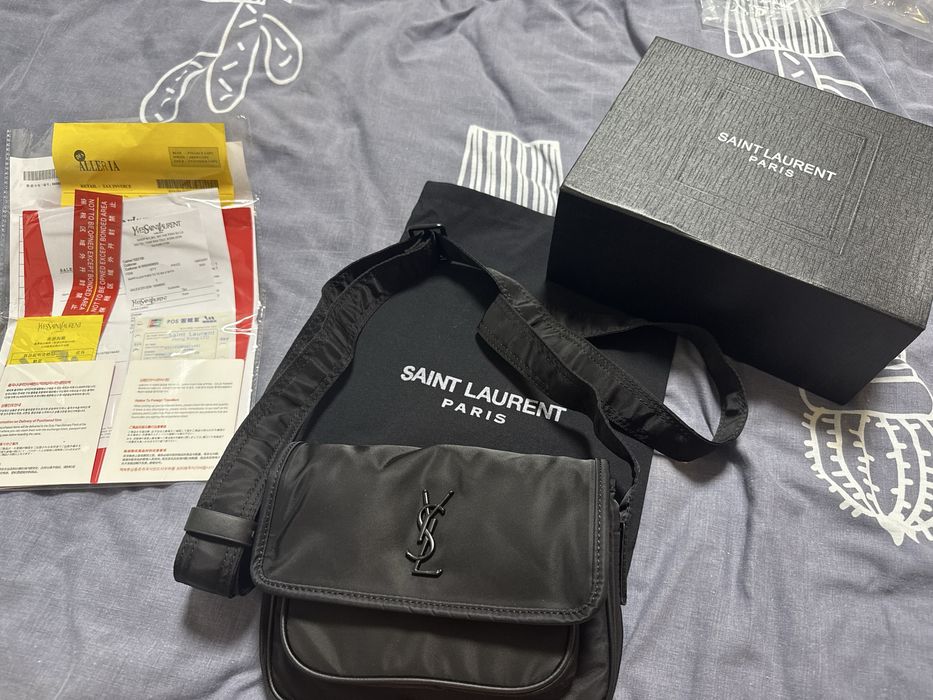 Saint Laurent Niki YSL plaque messenger bag