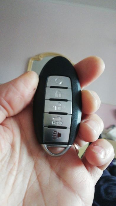 Авто ключи. Нарезка, прогромирование авто ключей многих марок.