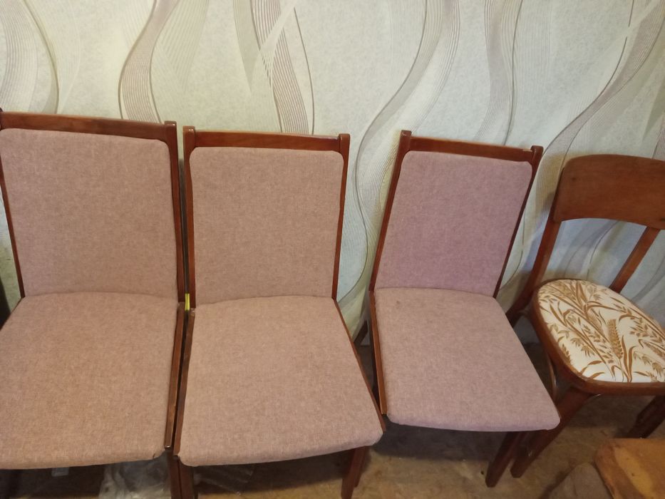 Продам стільці в судовому стані