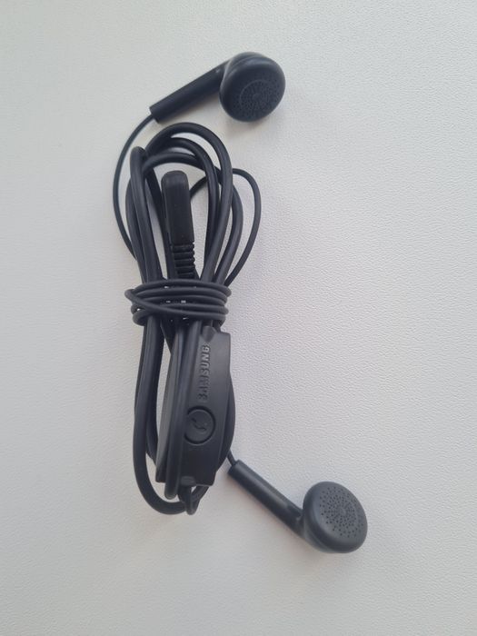 Наушніки самсунг.