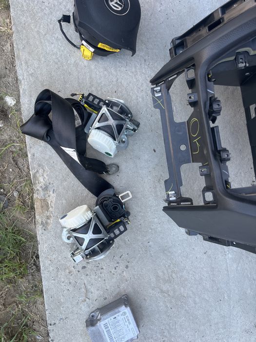 Торпеда безпека AIRBAG VW Jetta 6 джета6 консоль