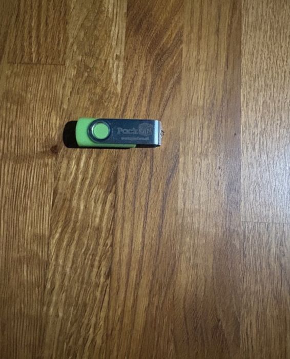 Pendrive 16 GB używany