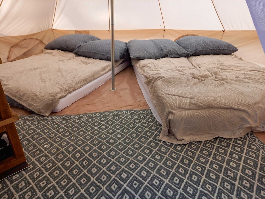 Glamping, pole biwakowe, kampery, namioty, przyczepy kempingowe