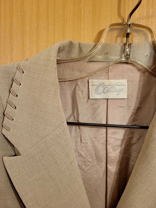 Beżowa damska garsonka