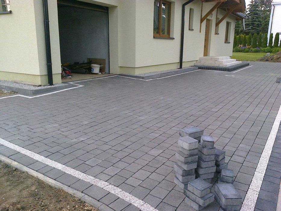 Wynajem minikoparki 1,9t, koparko-ładowarki 9t, walca, glebogryzarka