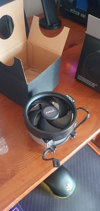 Processador Ryzen 5 3600x completo
