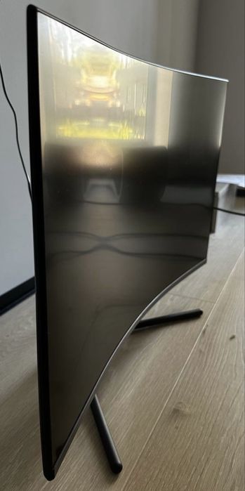 Продам Монітор 32" Samsung Curved