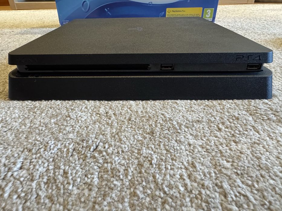 PlayStation 4 Slim 2TB c/ 2 Comandos em Caixa Original