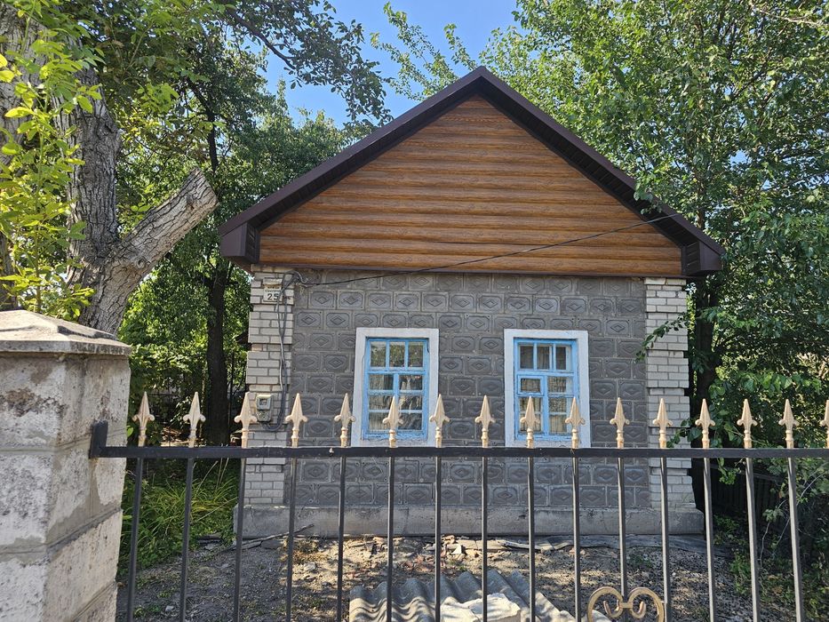 Продаж 2-х будинків по  вул.Локомотивна/120м2/ меблі техніка