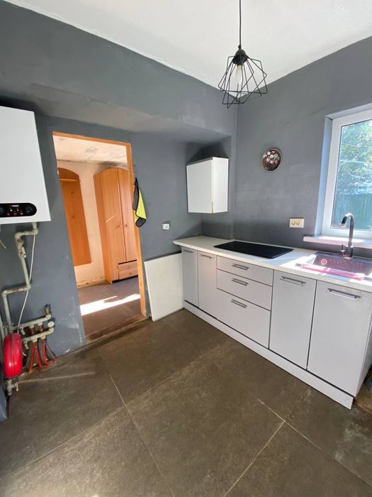 Торгуємось! частина будинку зі зручностями, є гараж