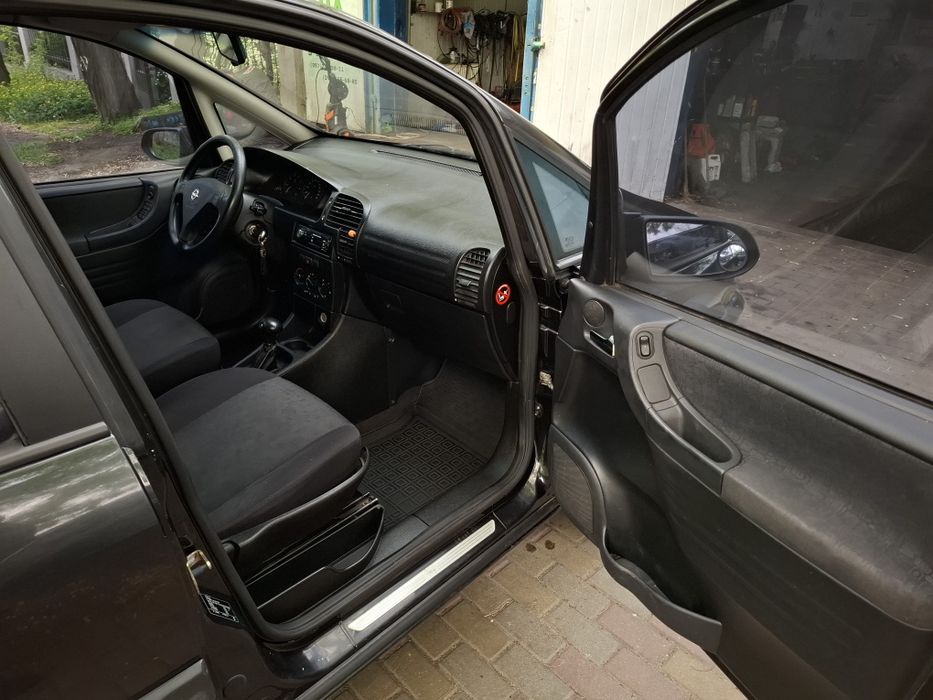 Продаю опель зафира а  1.8