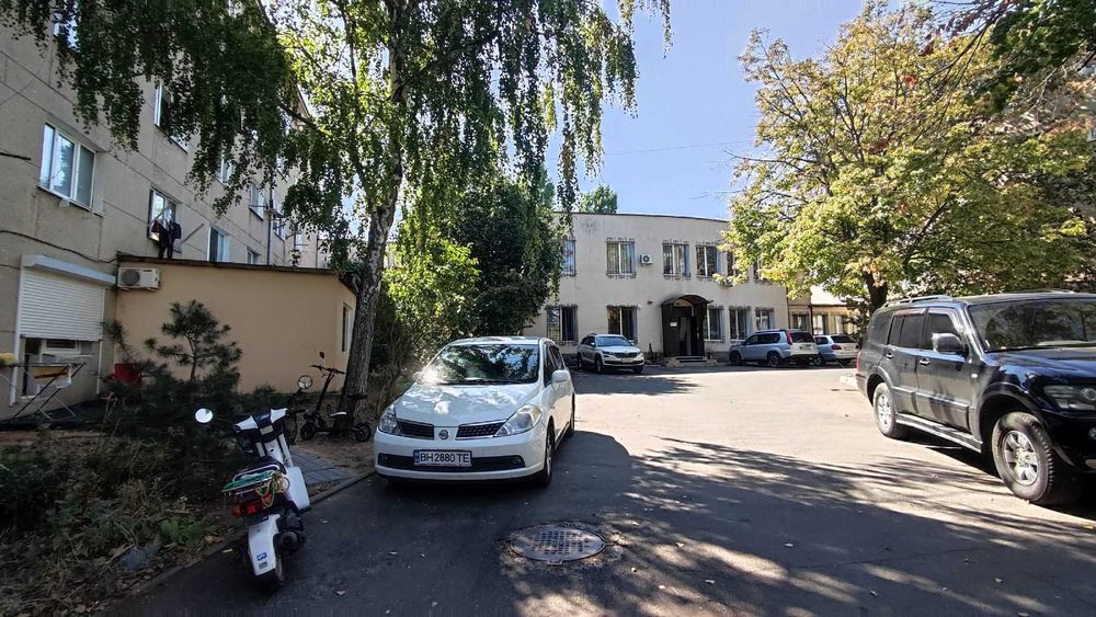 малосімейка з окремим входом