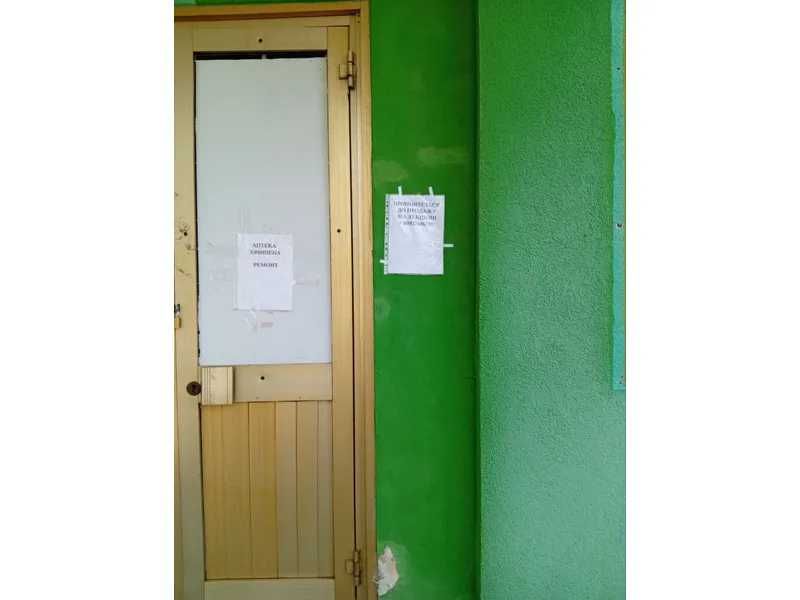 ПРОДАЖ - Частина нежитлового приміщення - аптека, площею 127,3 кв.м. смт. Гоща