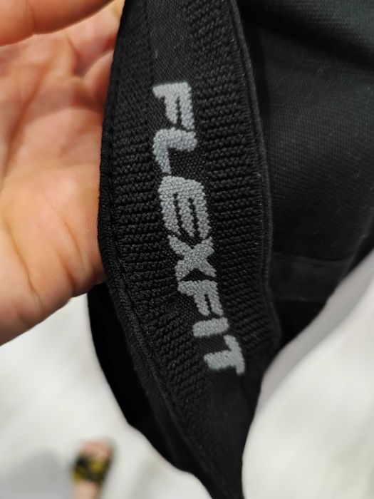 Czapka z daszkiem FLEXFIT Markowa Black Czarna