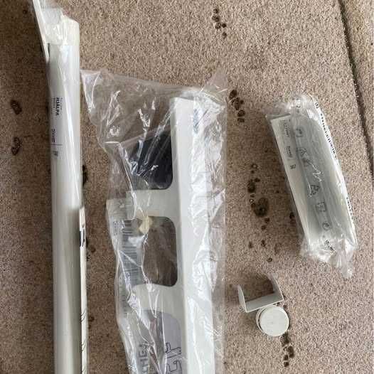 Movel / roupeiro Ikea com cabides exterior 3 prateleiras excelente