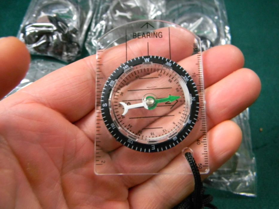 Kompas płytkowy mapowy turystyczny  nowy