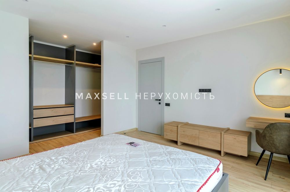 Продам квартиру з дизайнерським ремоном в центрі в новобудові