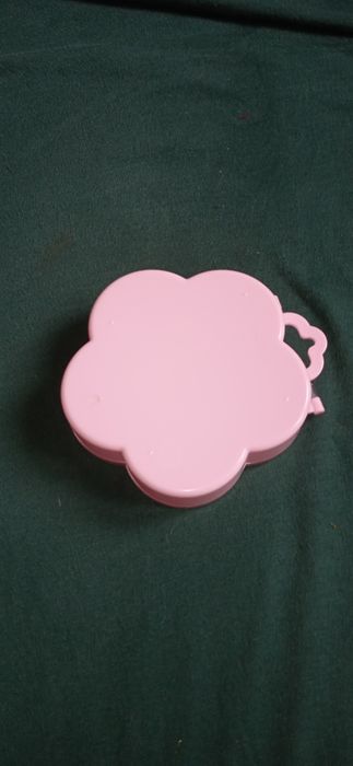 Pudełko w kształcie kwiatka