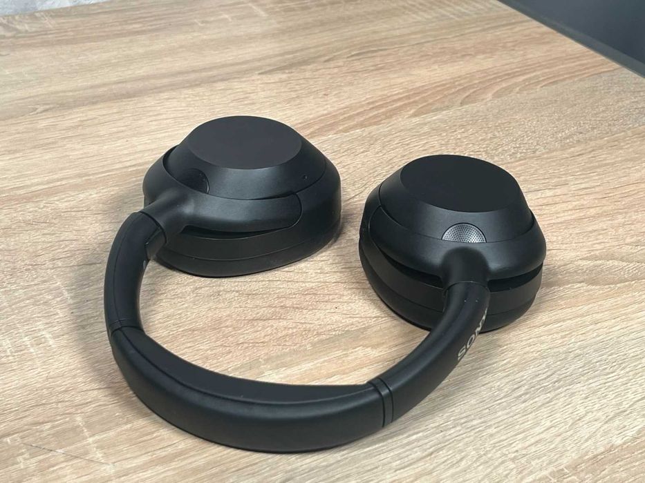 Безпровідні навушники SONY ULT Wear Black