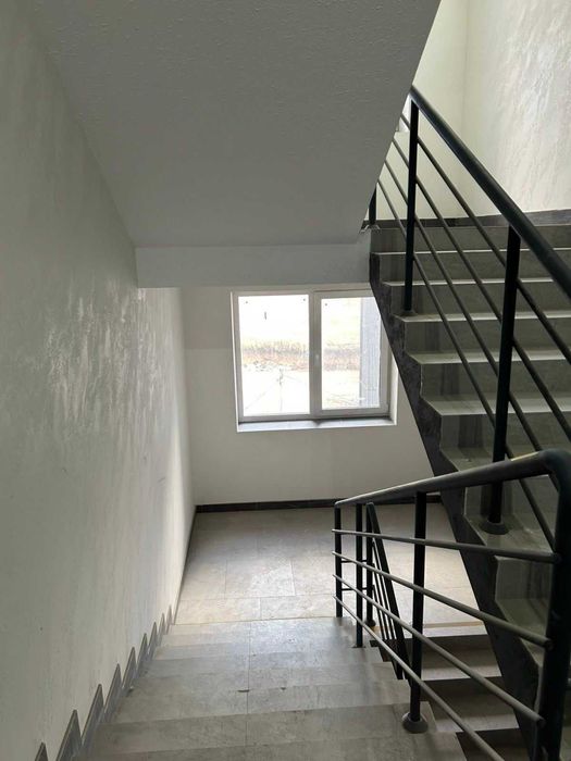 Продаж 3к квартири Озерна