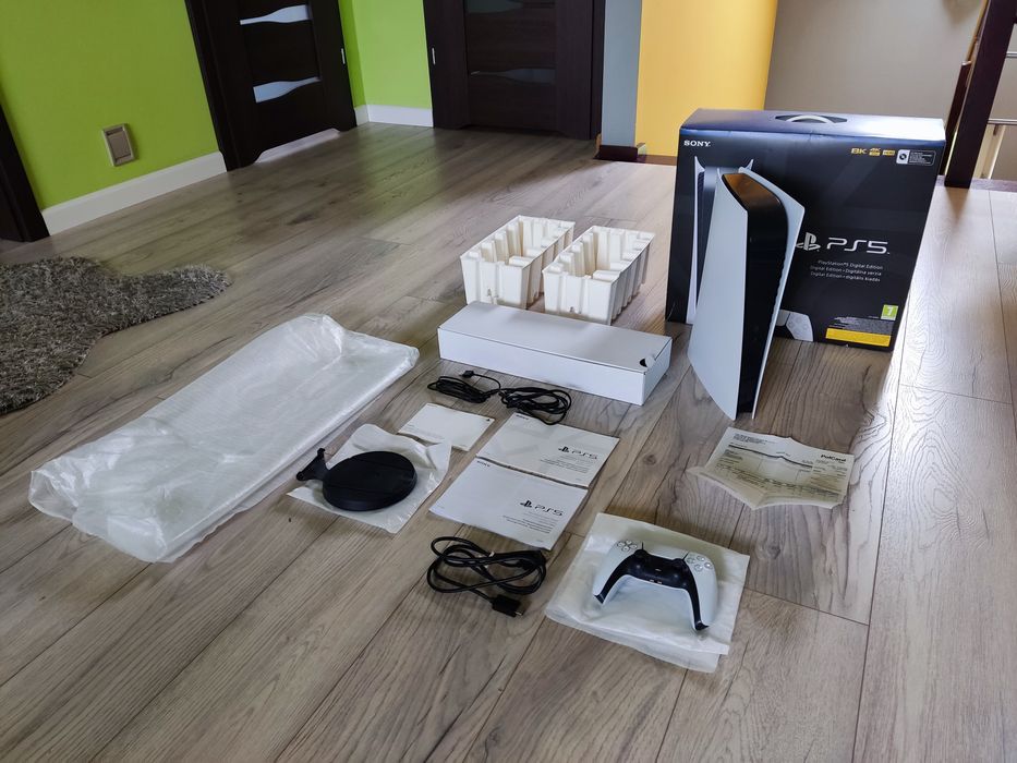 Sony PS5 1TB GWARANCJA komplet Gry EA FC 25 Fortnite Gran Turismo Resi