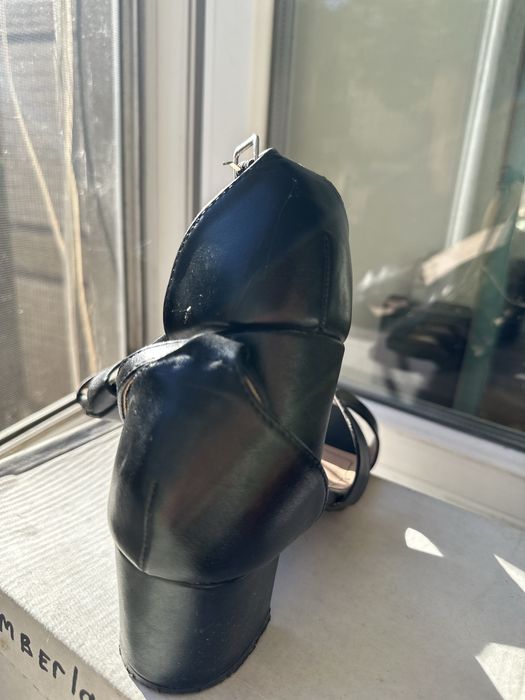 Жіночі босоніжки в гарному стані