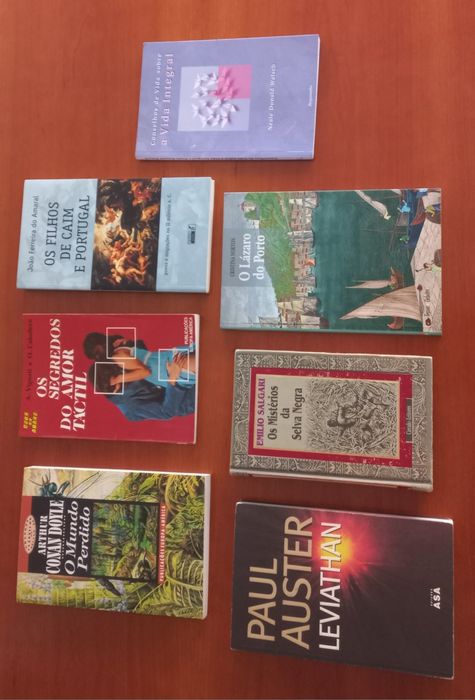 Vários livros em bom estado