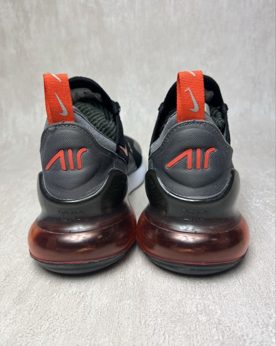 Чоловічі кросівки NIKE AIR MAX 270