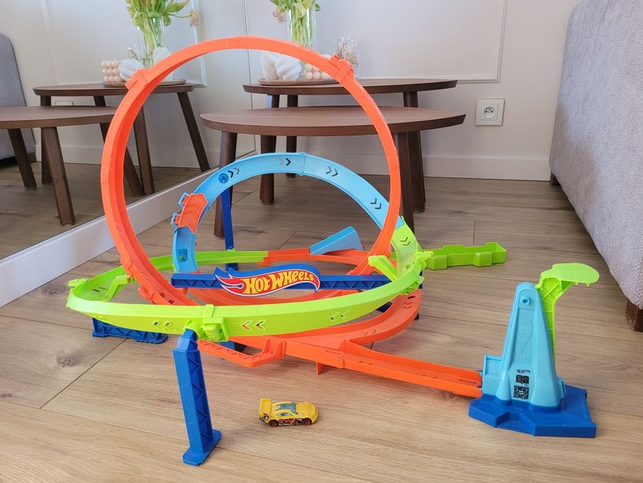 Hot Wheels Action Zakręcone tornado