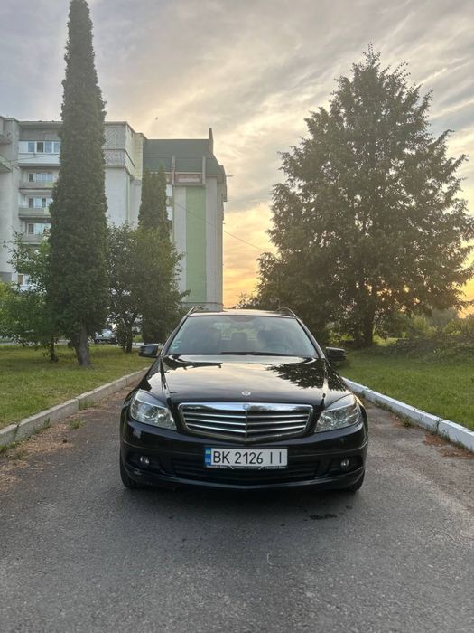 Продам своє авто Mercedes-Benz C-Class 2009