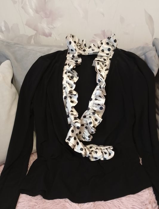 Продам нарядку блузку.