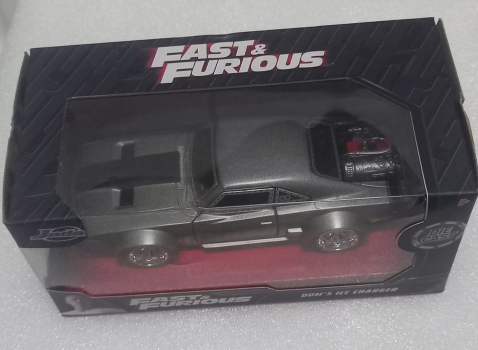 Dom's ice charger Fast & Furious 1:32