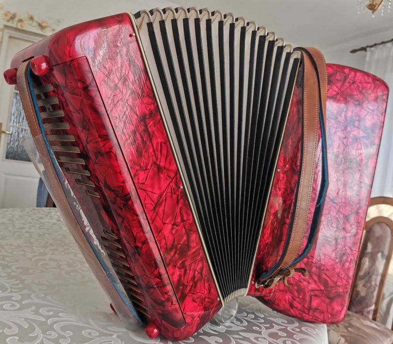 Akordeon Buttstadt 140 (nie Weltmeister, nie Hohner)