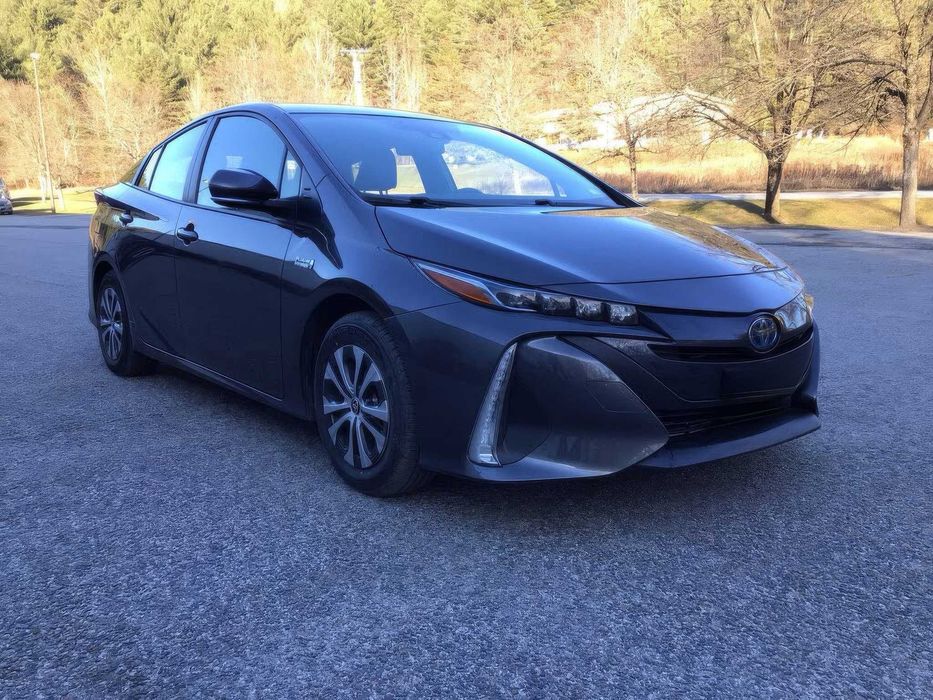 Toyota Prius Prime      2021