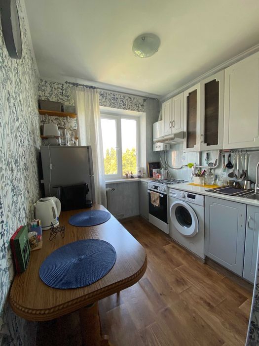 ПРОДАМ 3 кім. квартиру! СУПЕР - ЛОКАЦІЯ - Зарічанська! • ID 3318