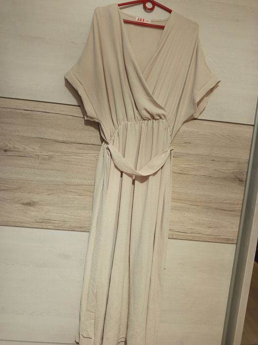 Sukienka długa kremowa wyszczuplające 46/48 nowa