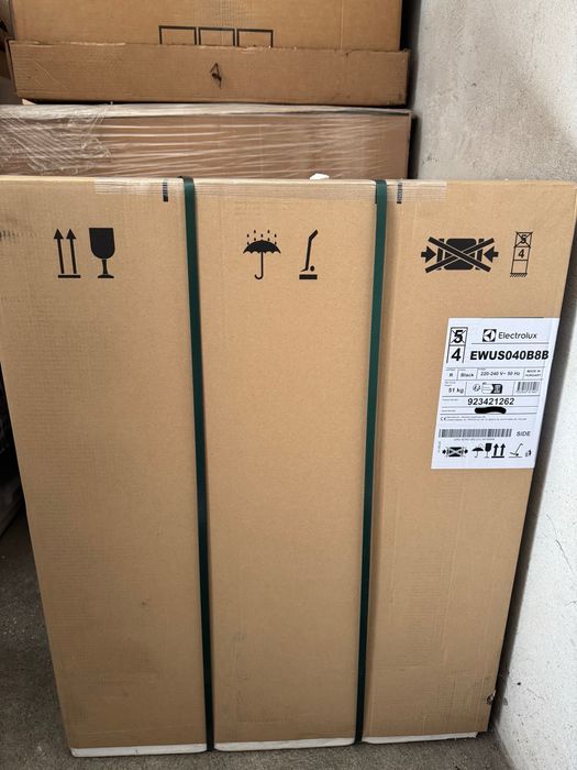 Chłodziarka na wino Electrolux EWUS040B8B NOWA nierozpakowana