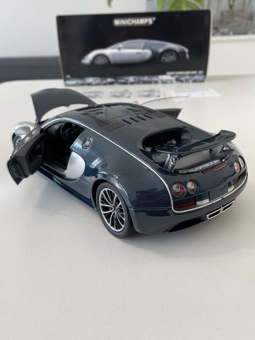 Model Bugatti Veyron Super Sport 2011 1/18 Minichamps j AutoArt Kyosho