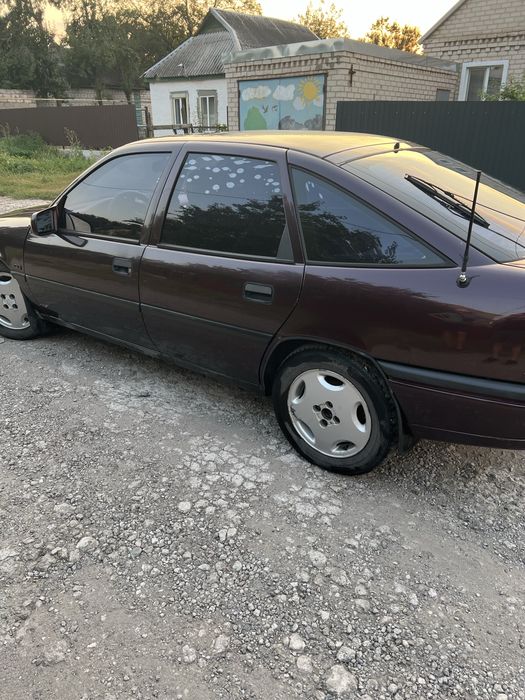 Продам опель вектра А 1.8