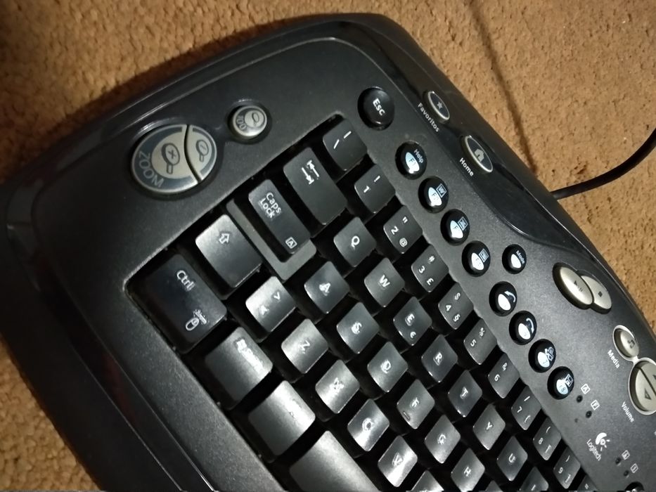 Logitech keyboard like new64283971723777122